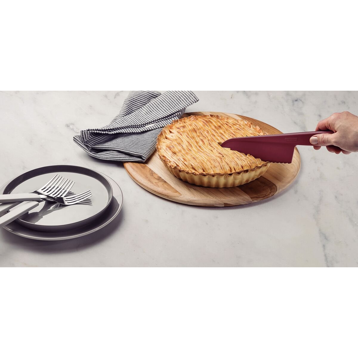 Faca para Tortas, Bolos e Saladas Tramontina Ability em Nylon Vermelho