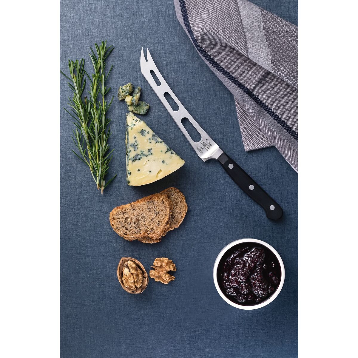 Faca para Queijo Tramontina Century com Lâmina em Aço Inox e Cabo de Policarbonato com Fibra de Vidro Preto 6"