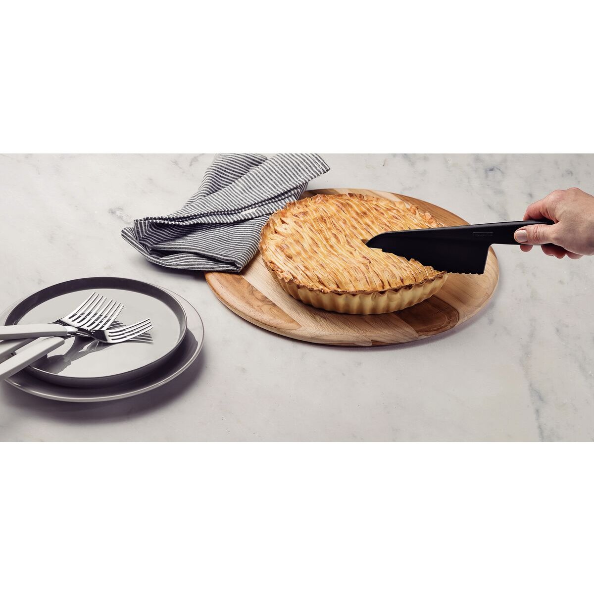 Faca para Torta, Bolos e Saladas Tramontina Ability em Nylon Preto